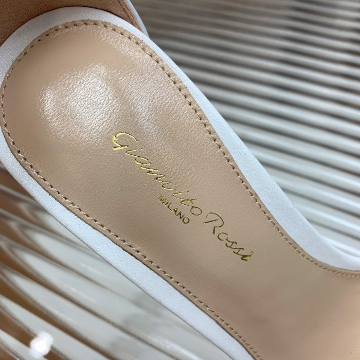 Босоножки фото 9