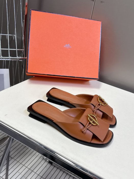 Шлепанцы фото 3