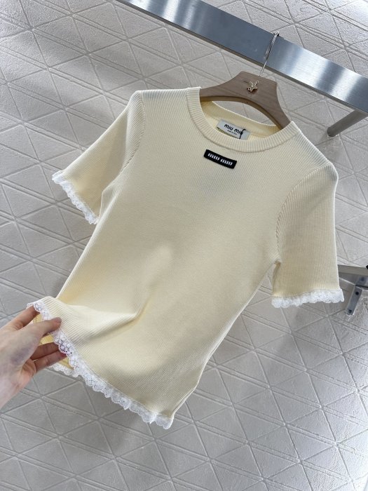 T-shirt women's фото 6