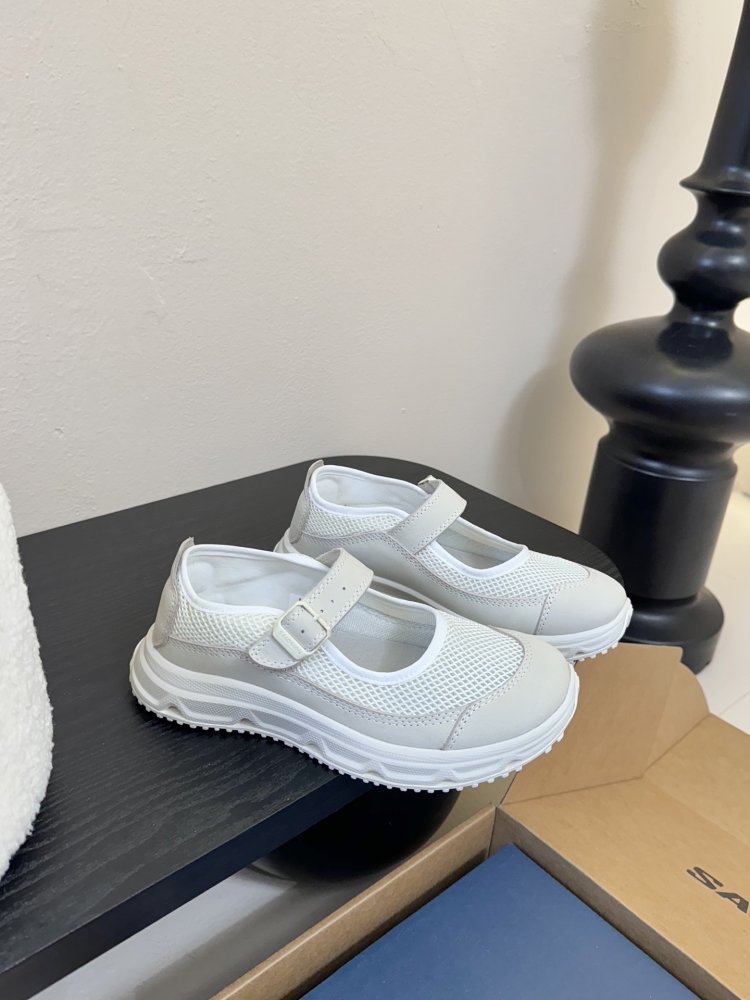 Кроссовки женские фото 2