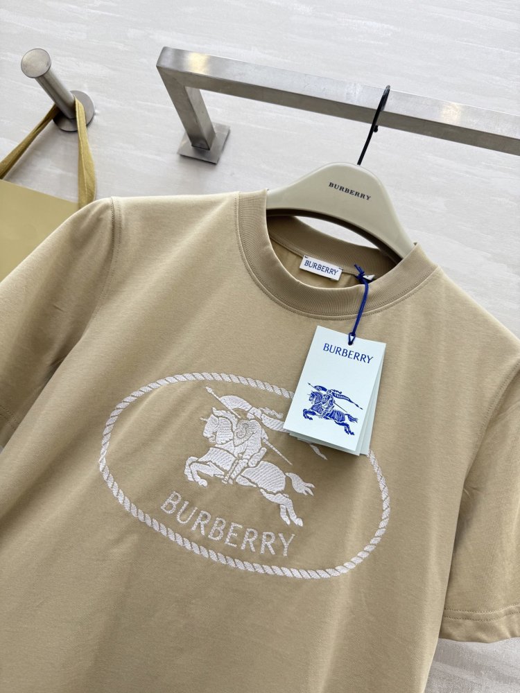 Футболка жіноча фото 6