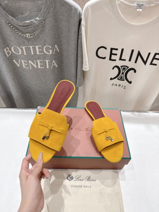 Шлепанцы фото 3