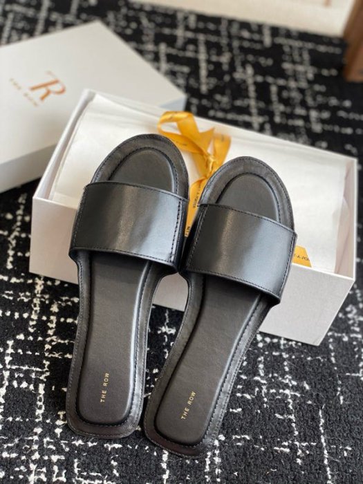 Шлепанцы фото 2