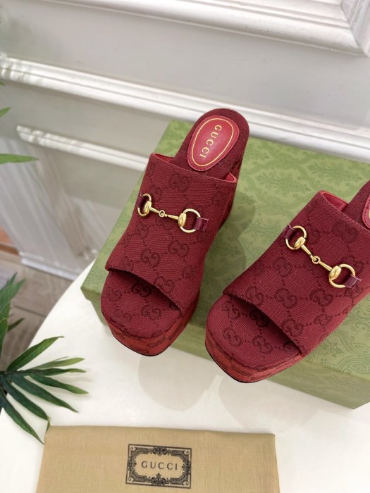 Босоножки фото 6