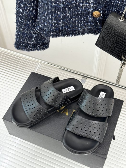 Шлепанцы женские фото 2