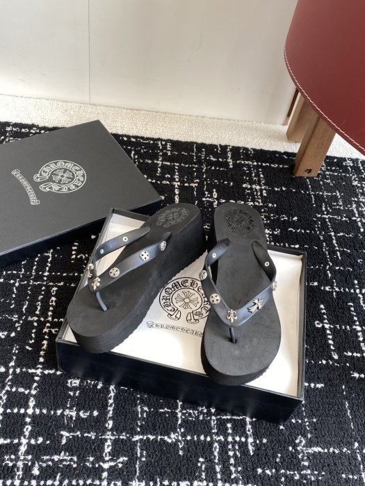 Шлепанцы женские фото 5