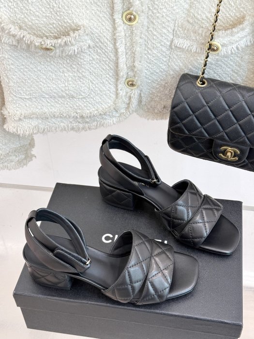 Босоножки фото 3