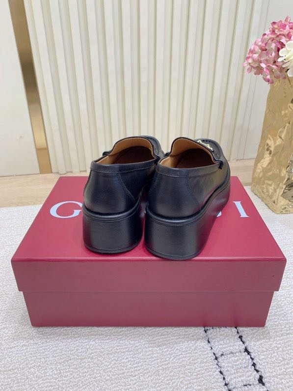 Лоферы женские на платформе фото 6