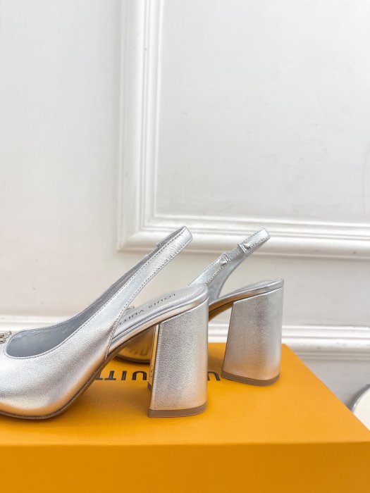 Босоножки фото 7