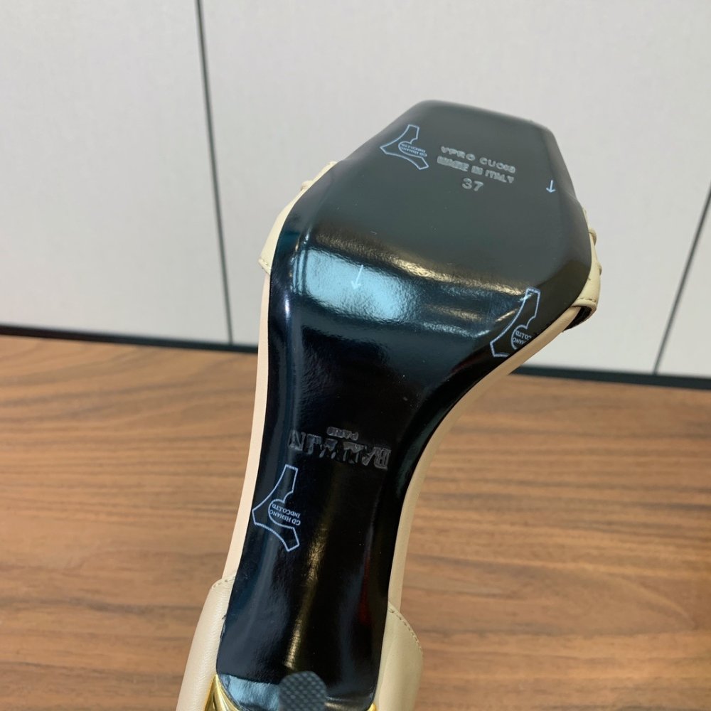 Босоножки фото 8