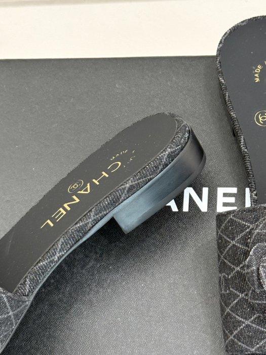 Шлепанцы фото 6