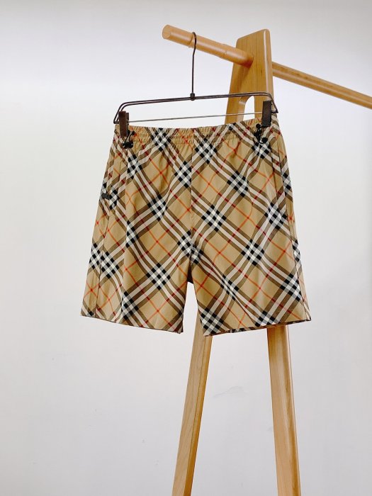 Shorts men s Burberry buy for 132 EUR in the UKRFashion store. luxury goods brand Burberry. Best quality