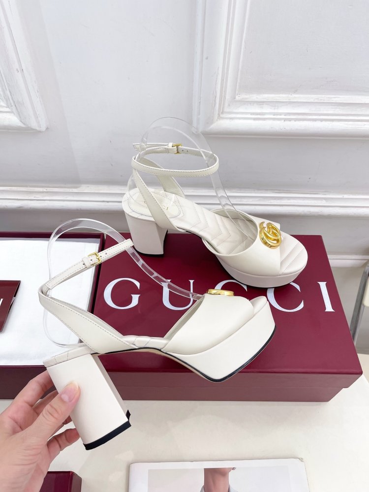 Босоножки фото 5