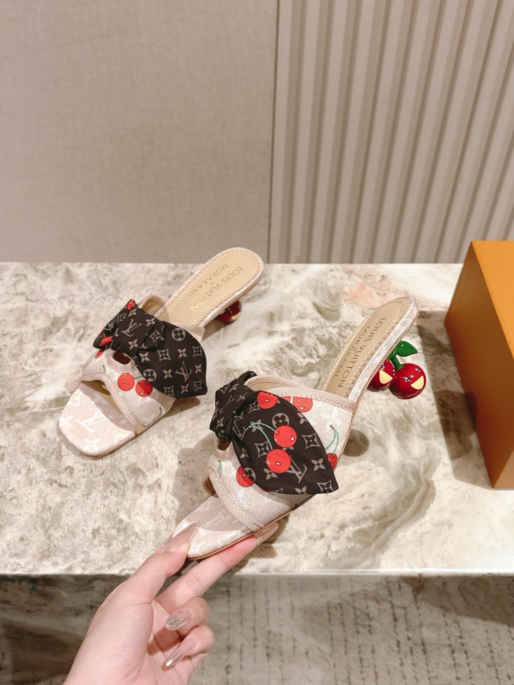 Босоножки фото 2