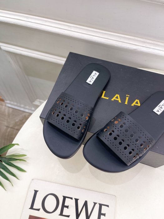 Шлепанцы женские фото 6