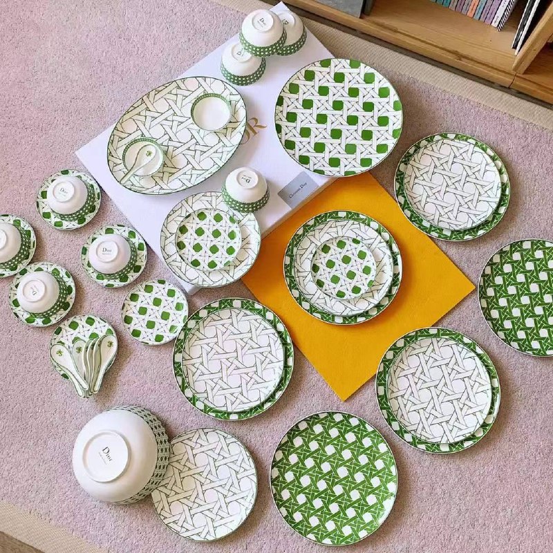 Набор фарфоровой посуды из 53 элементов фото 3