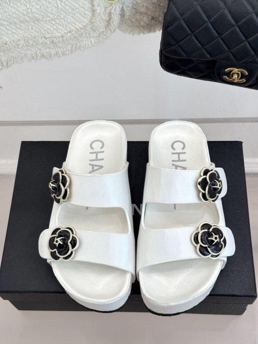 Шлепанцы фото 4