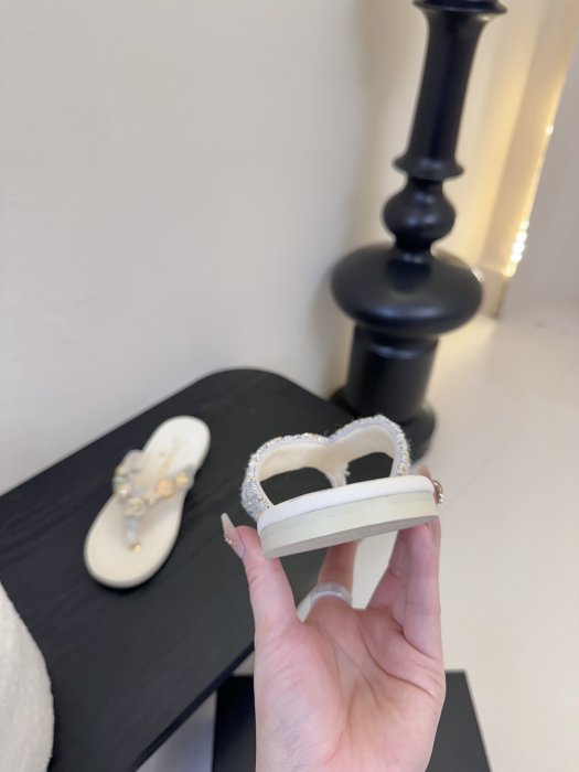 Шлепанцы фото 7