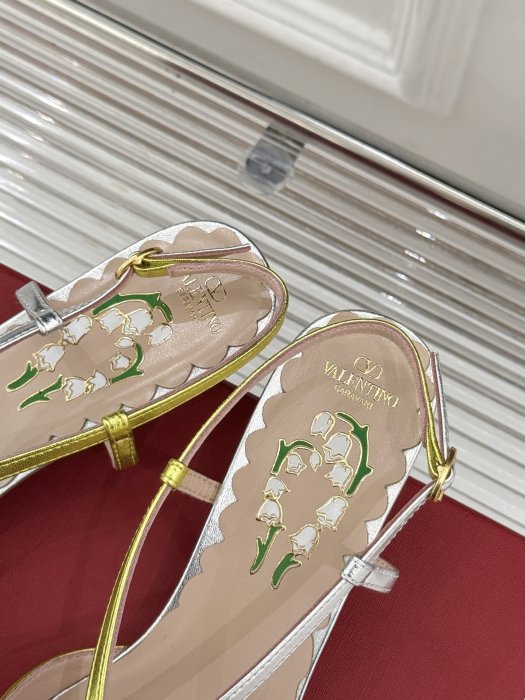 Sandals фото 8