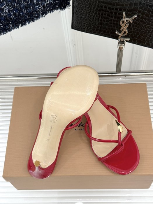 Sandals on stud фото 9