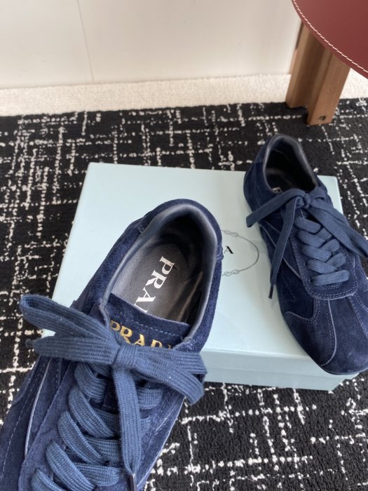 Кроссовки женские фото 8