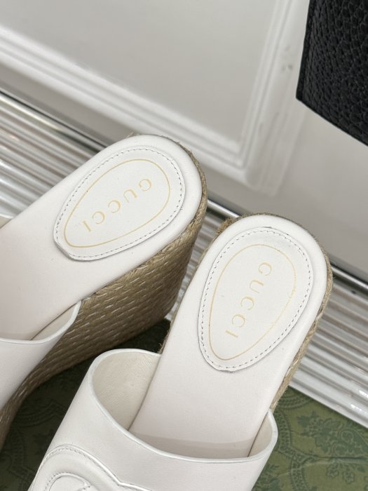 Босоножки фото 8