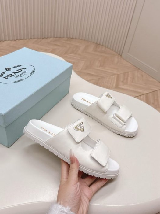 Шлепанцы женские фото 3