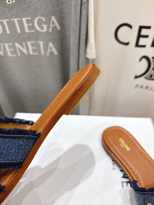 Шлепанцы женские фото 8