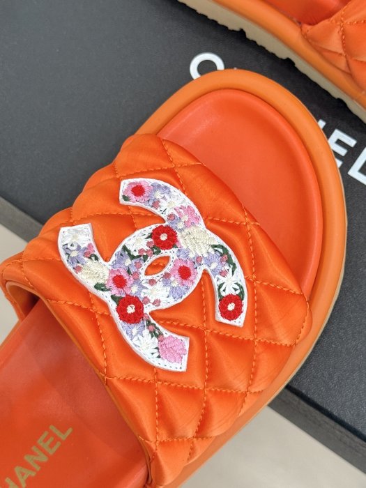 Шлепанцы фото 7