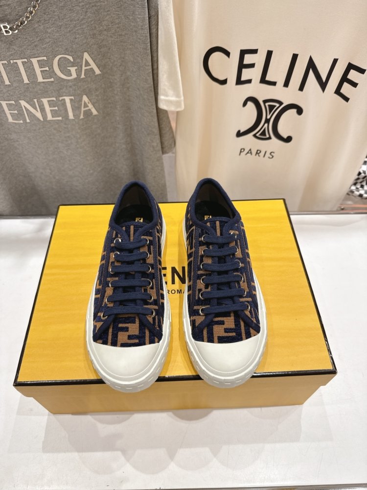 Кеди жіночі