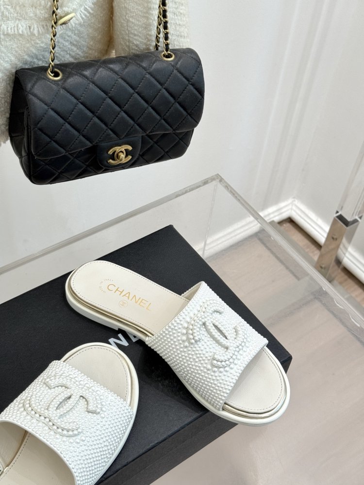 Шлепанцы женские фото 5