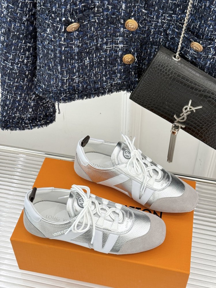 Кроссовки женские фото 3