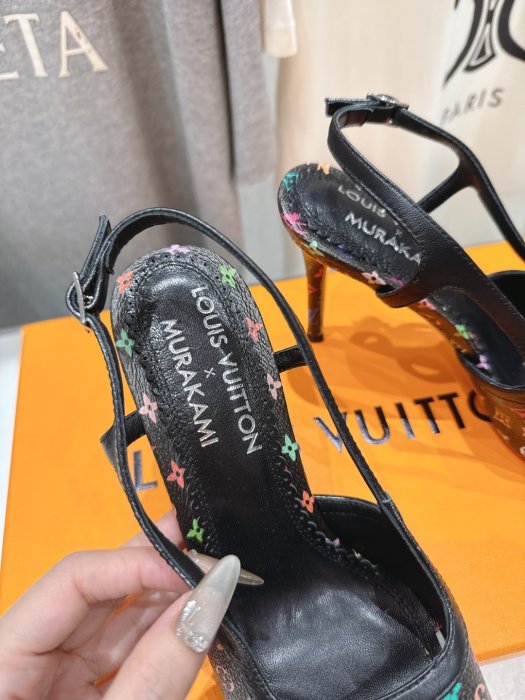 Босоножки фото 6