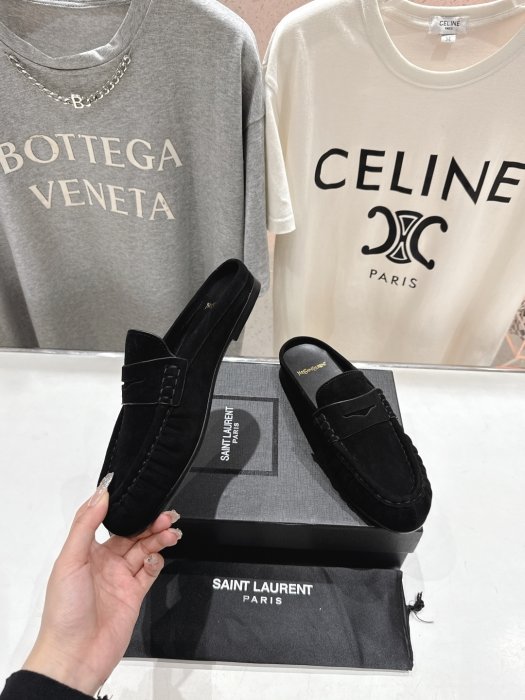 Лоферы кожаные женские фото 4