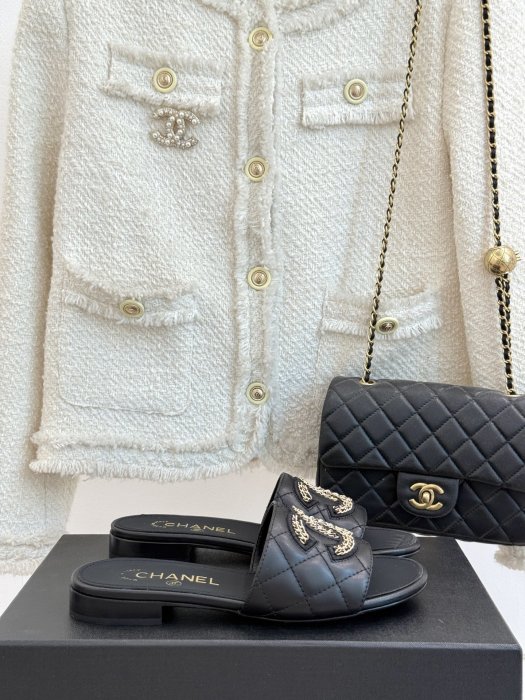 Шлепанцы женские