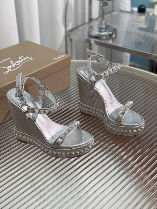 Босоножки фото 5