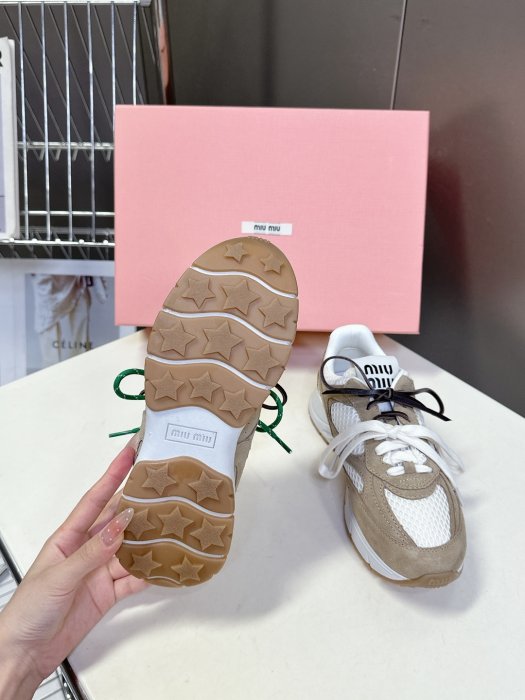 Кроссовки женские фото 9