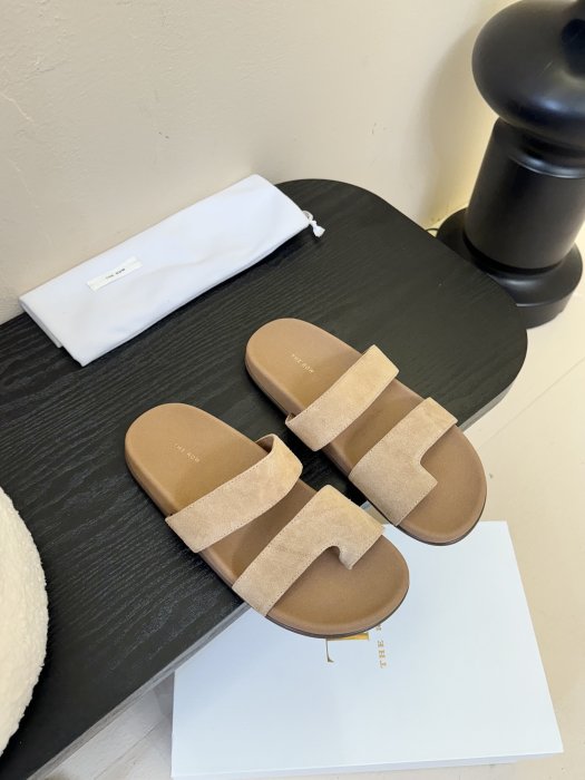 Шлепанцы женские