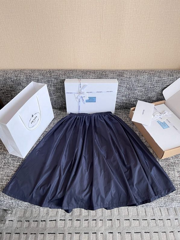 Skirt on lightning фото 3