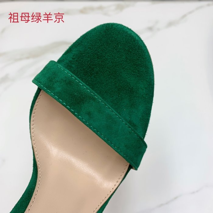 Босоножки фото 4