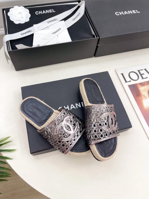 Шлепанцы женские фото 2