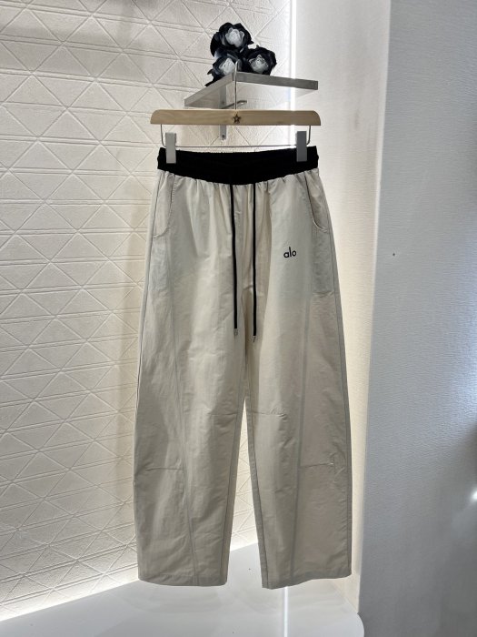 Брюки жіночі