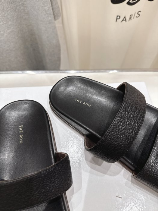 Шлепанцы фото 6