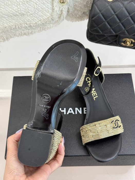 Босоножки фото 9