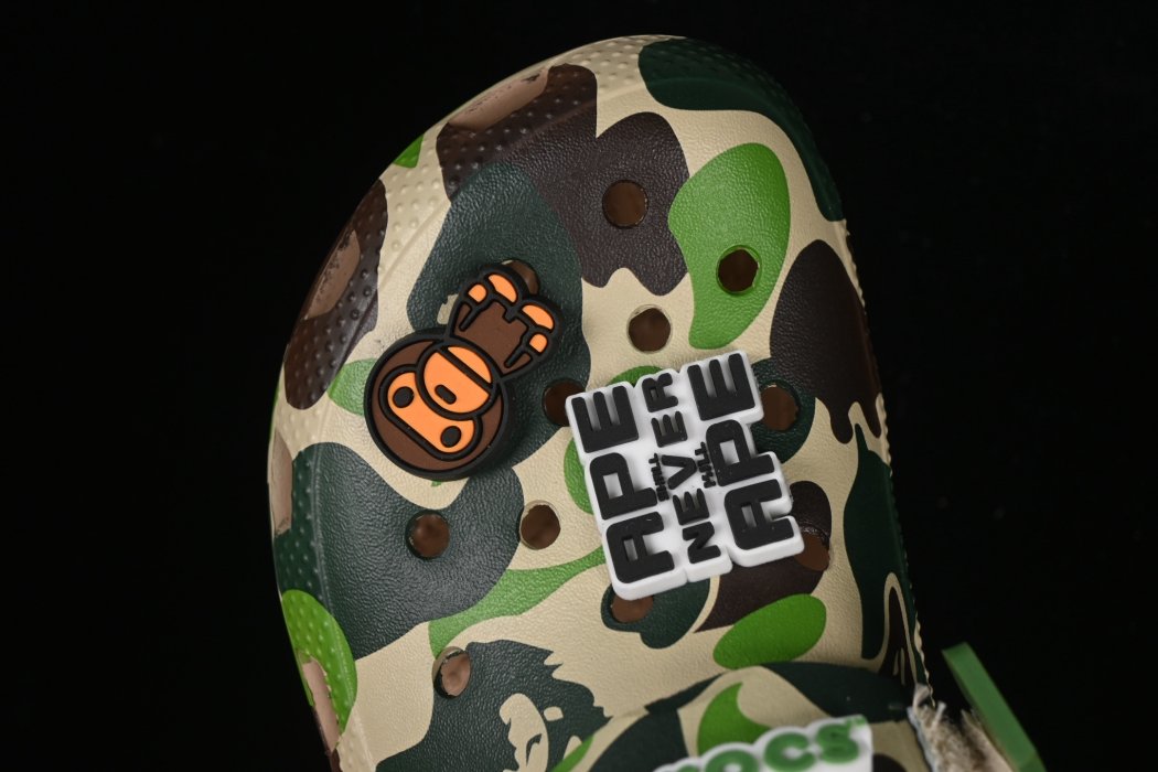 Кроксы Bape x Crocs Classic Clog фото 7