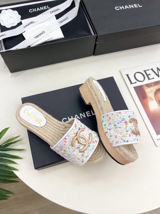 Шлепанцы женские фото 2