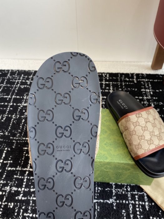 Шлепанцы фото 9