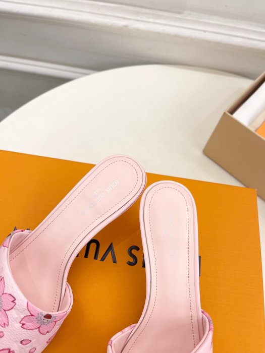 Босоножки фото 7