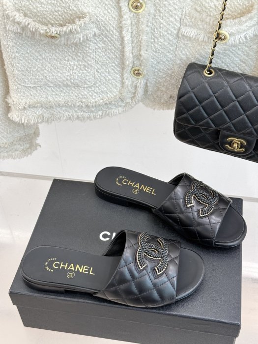 Шлепанцы фото 3