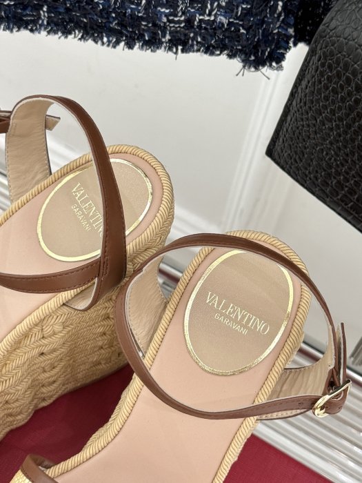 Босоножки фото 8